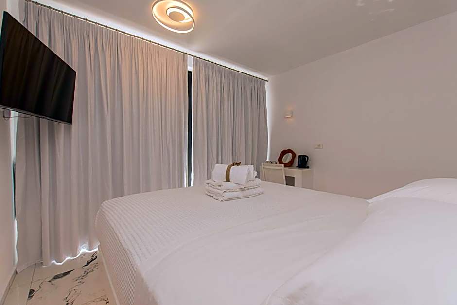 Bianco a Nero Mykonos