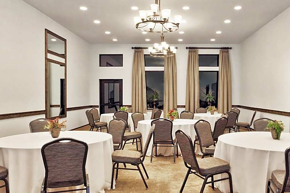 Hawthorn Extended Stay by Wyndham Rome