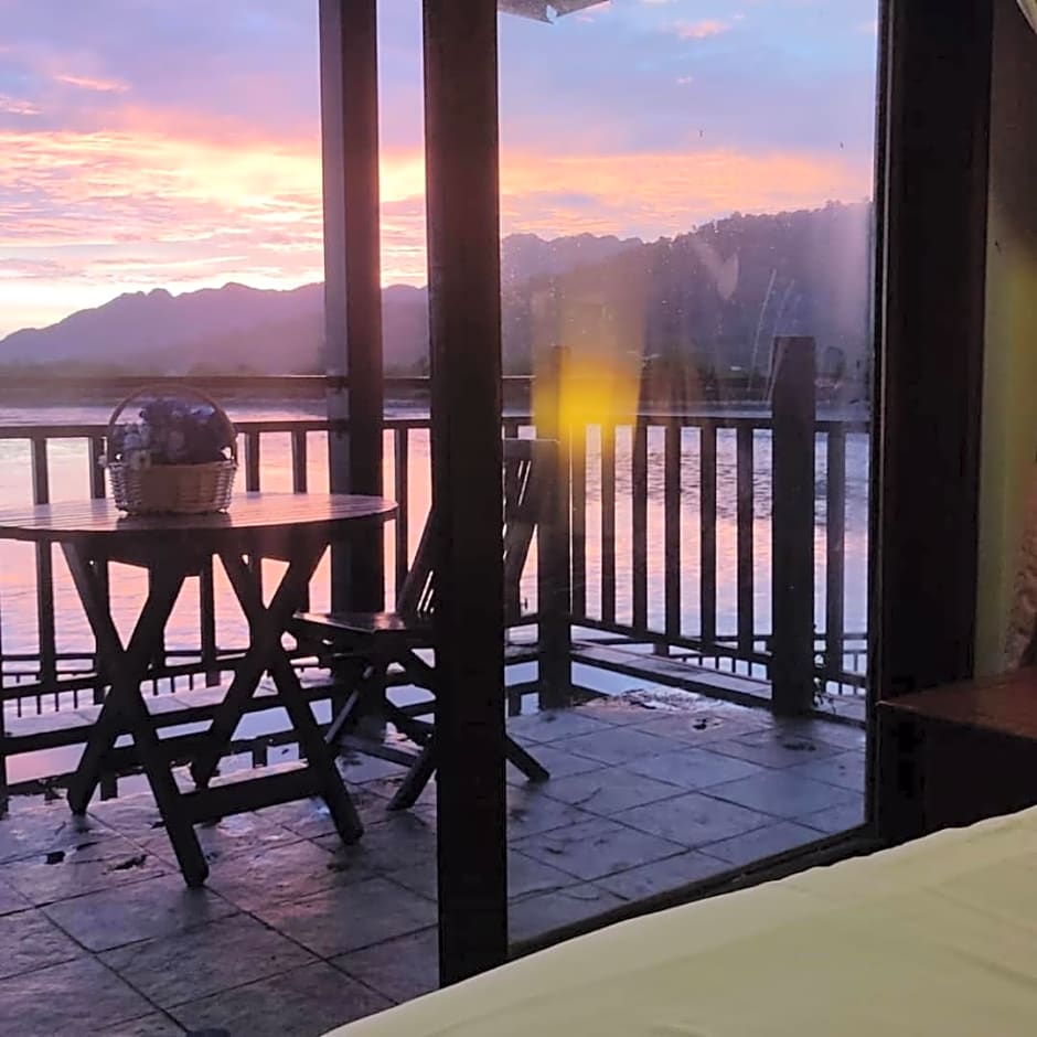 the sunset view lagoon suite