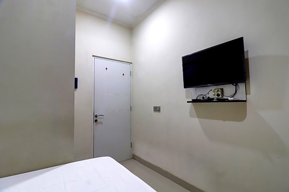 OYO Life 92707 D-akomiba Residence