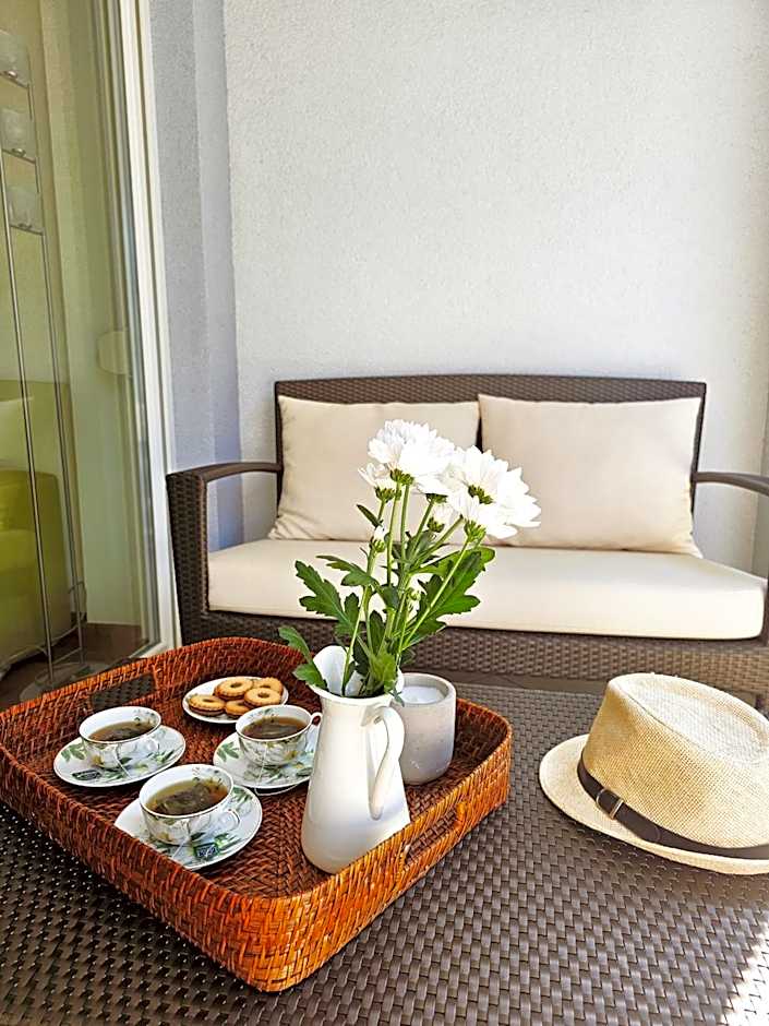 Apartment Mirna, 2-bedroom Apartment, Overlooking the Beach