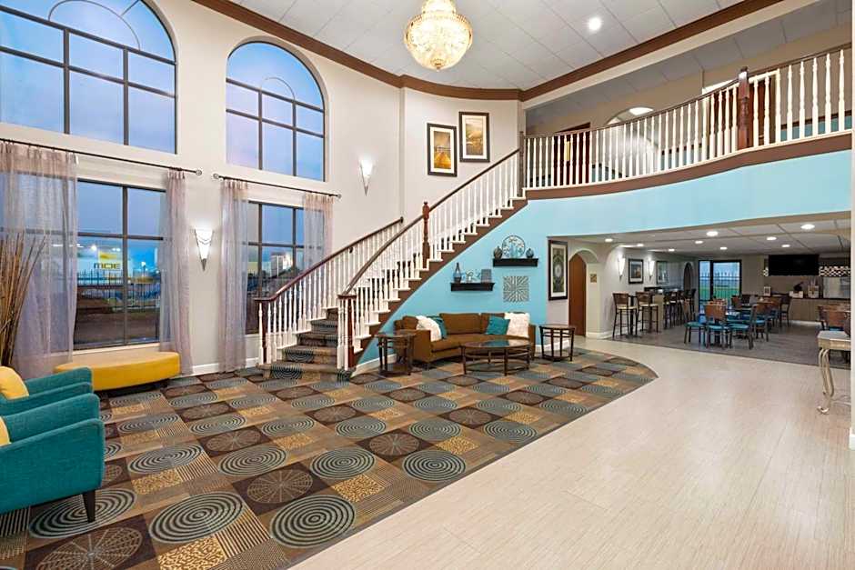 Days Inn & Suites by Wyndham Sam Houston Tollway