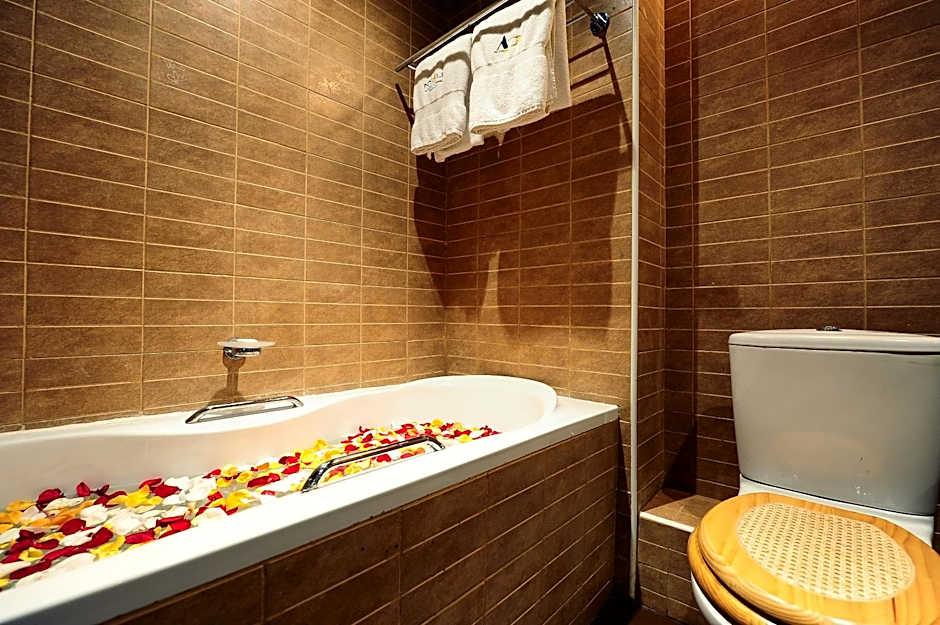 Photo 1 of 2 of Suite