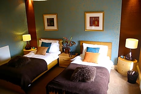 Double or Twin Room with Shower