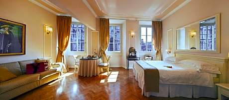 Deluxe Apartment with Duomo View (4 Adults)
