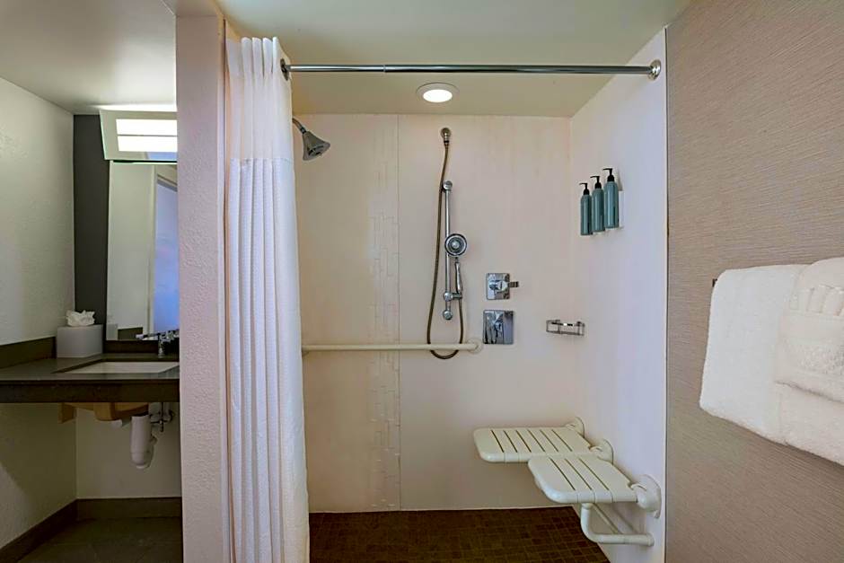 Courtyard by Marriott Austin The Domain Area