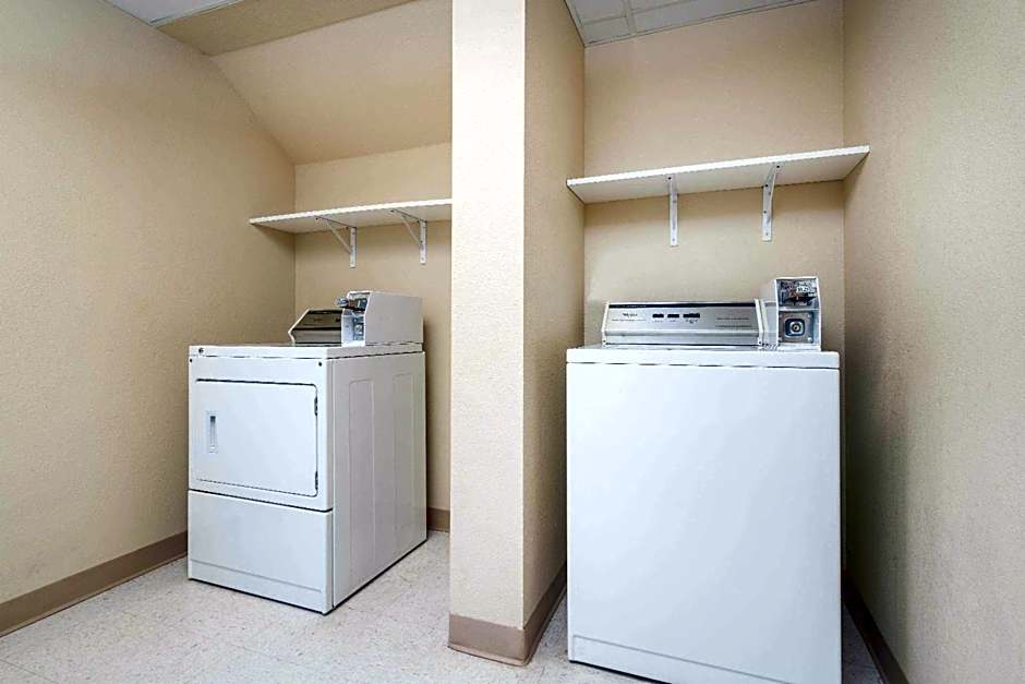 AmericInn by Wyndham Fort Dodge