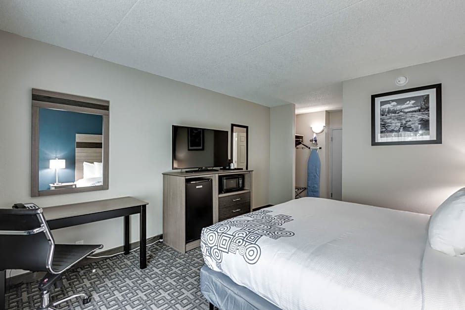 Days Inn & Suites by Wyndham Spokane