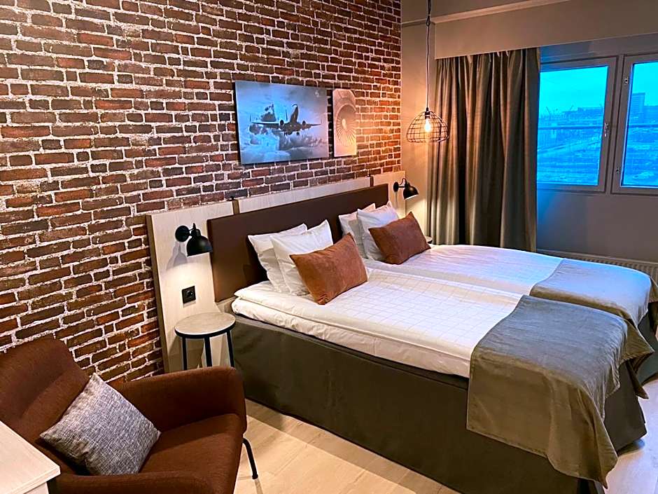 Skyline Airport Hotel