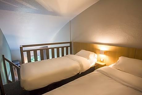 Classic Quadruple Room