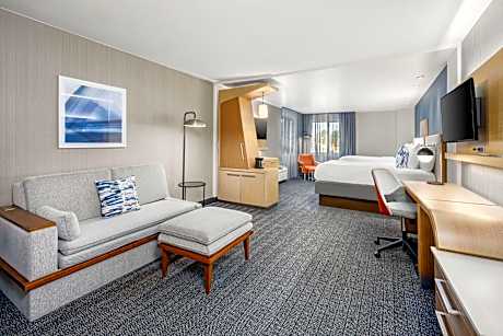 Suite, 2 Queen, Sofa bed