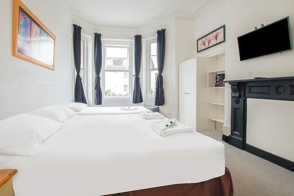 OYO The Lodge Bournemouth