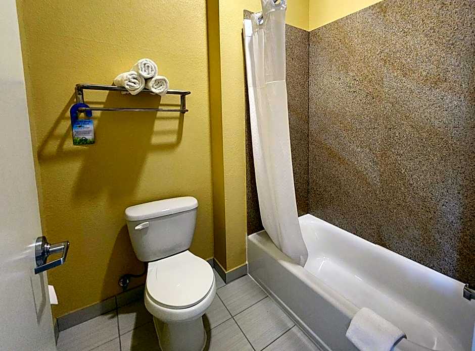 Days Inn by Wyndham Baytown East