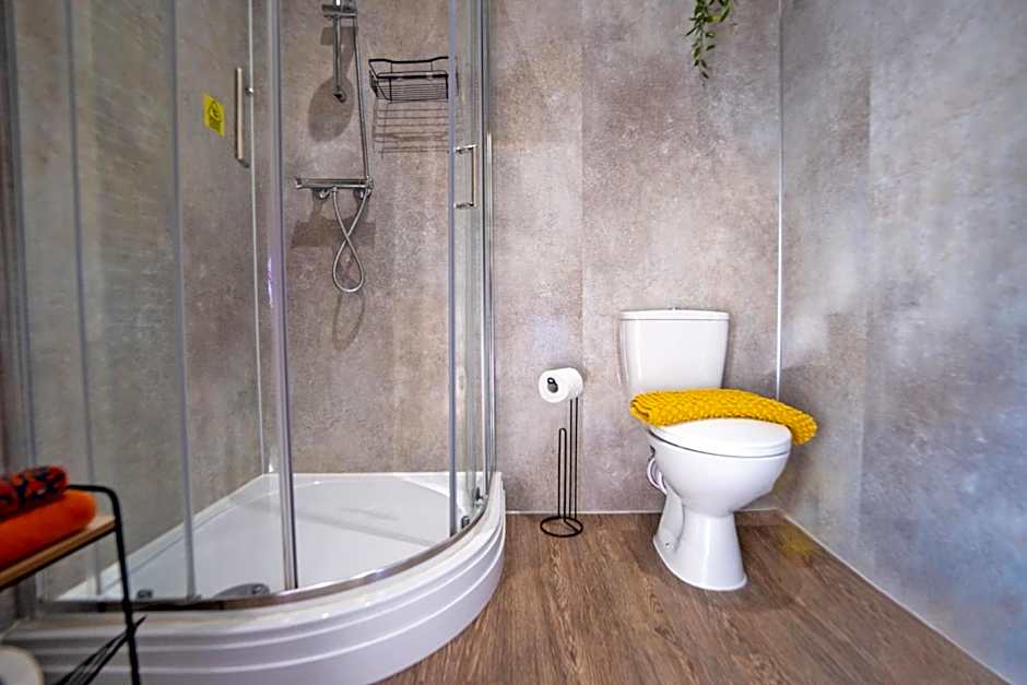 Entire Venue with Accommodation Sleeps up to 19 - Waterfall Country Escape Wales