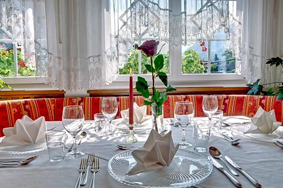 Parkhotel Plauserhof