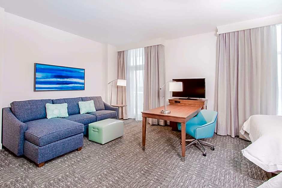 Hampton Inn By Hilton & Suites Panama City Beach-Beachfront
