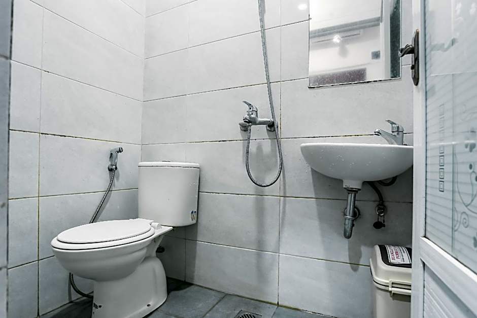 RedDoorz @ Seindo Hotel Medan