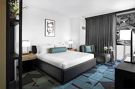 Virtual Gallery Tower Deluxe King