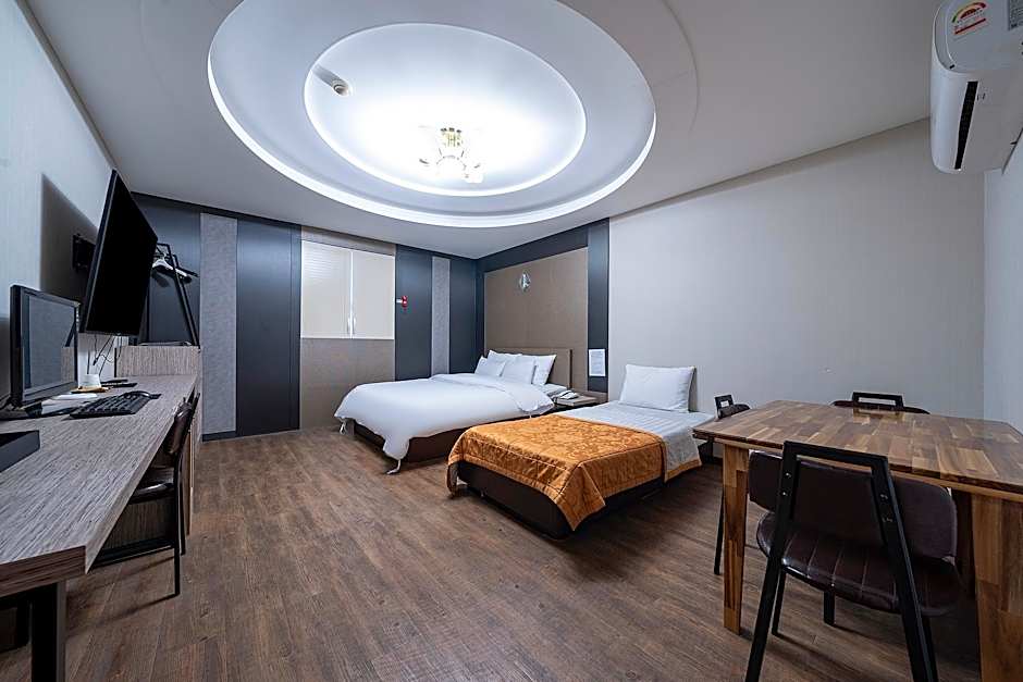 Hotel No.1