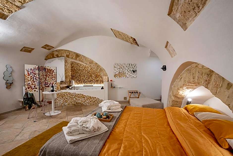 GuestHost - Number 12 Luxury Room