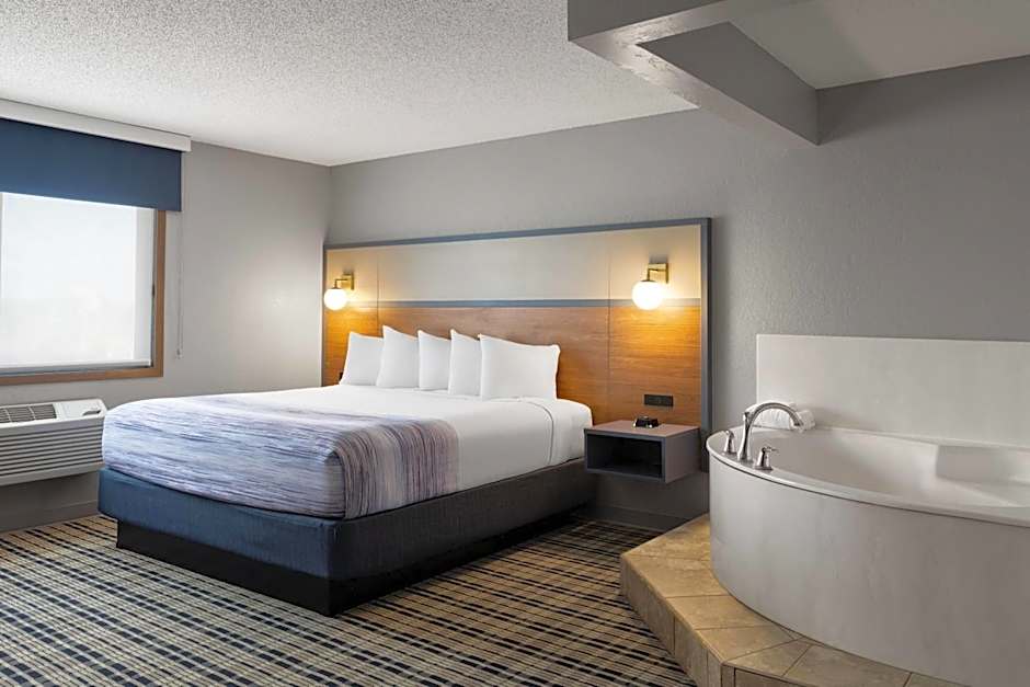 AmericInn by Wyndham Alexandria