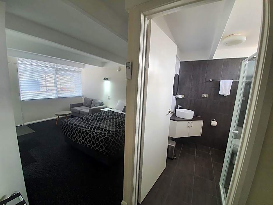 Charles Sturt Motor Inn