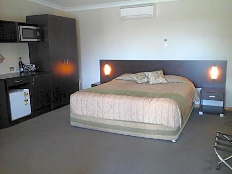 Executive King Room with Spa Bath