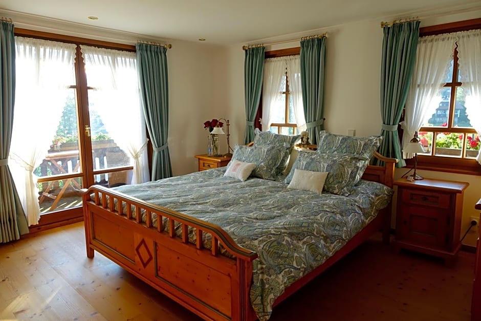 Hollhouse - Bed & Breakfast