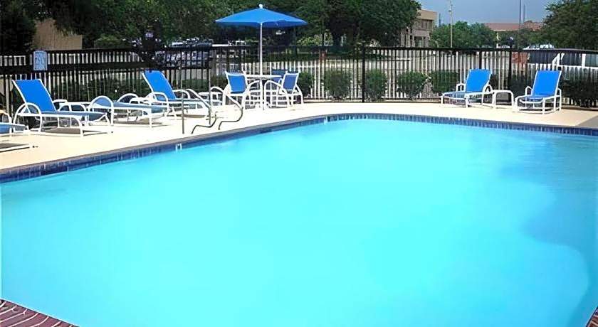 Holiday Inn Express Hotel & Suites Columbus By IHG
