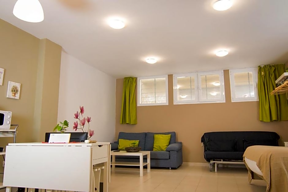 Holidays2Malaga Studios Mena