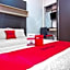 RedDoorz Plus near Isola UPI