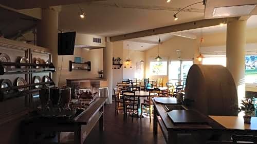 Kyriad Direct Arles Nord