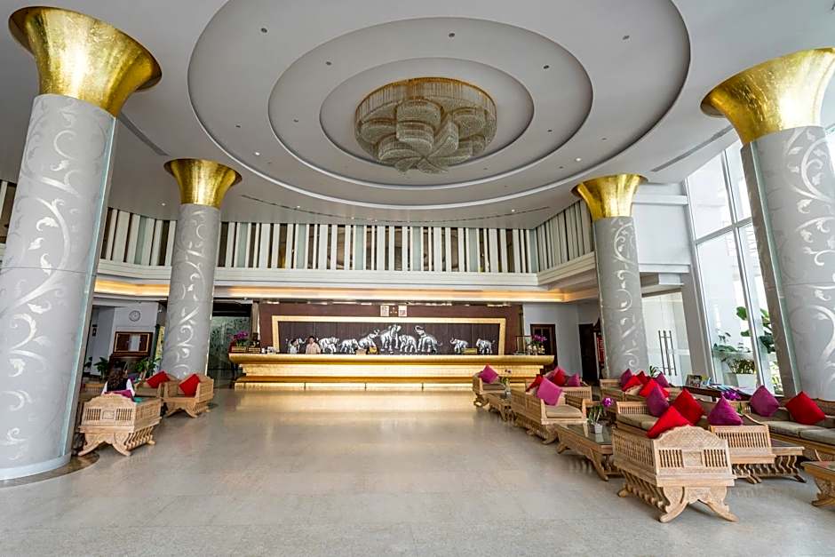 Aiyara Grand Hotel