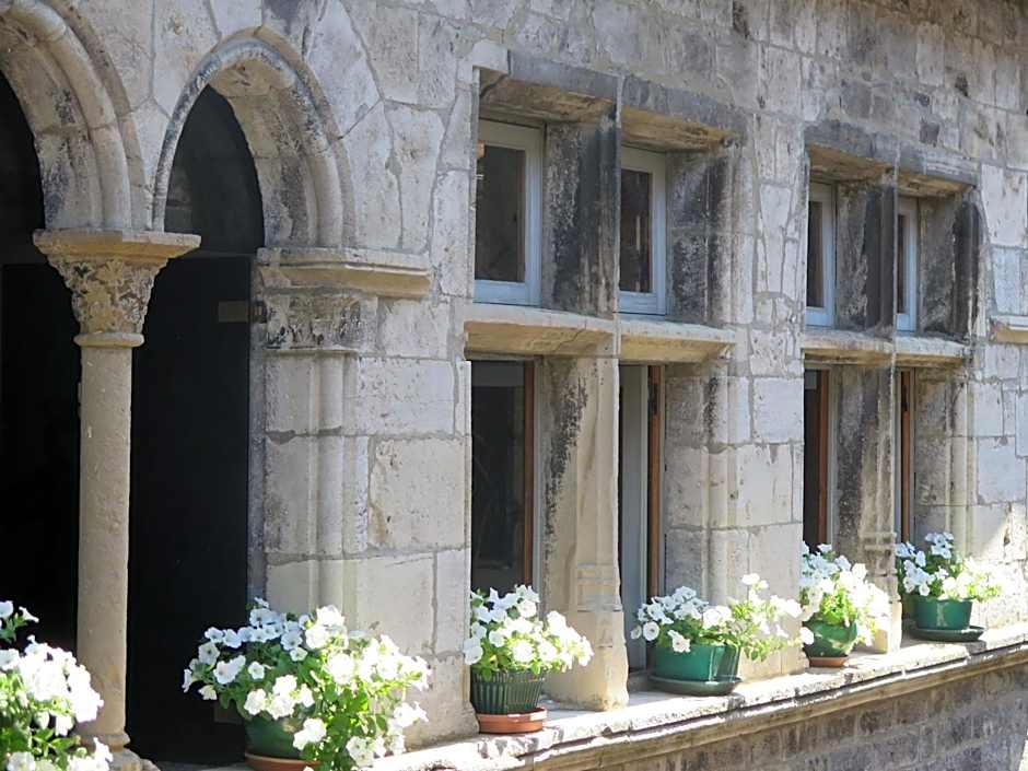La Porte Bleue