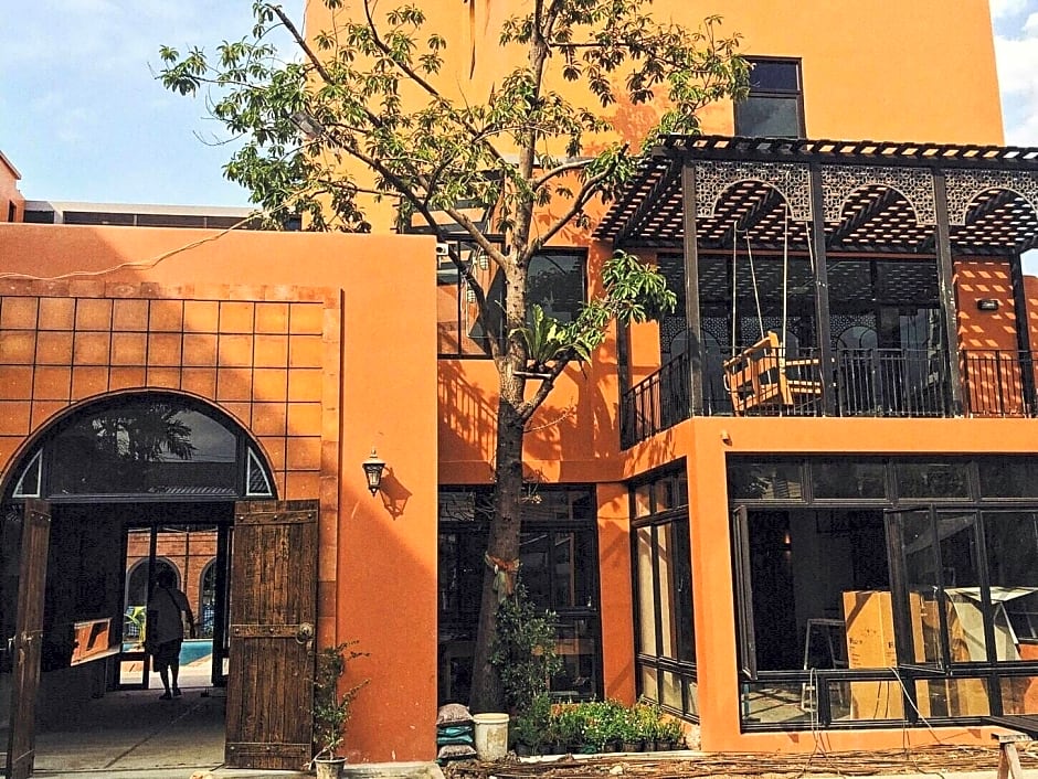 Baansuanprannok Hotel