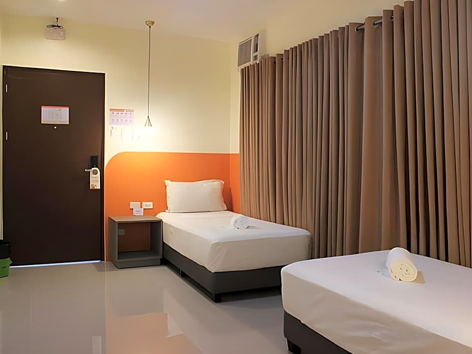 Travelbee Capitol Inn