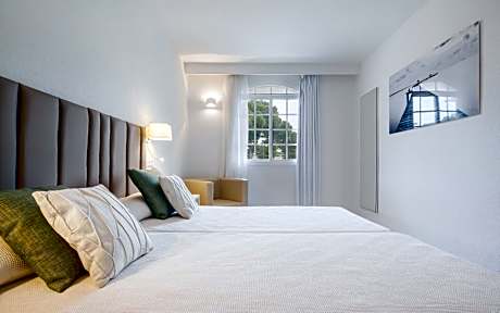 Two-Bedroom Apartment (5 Adults)