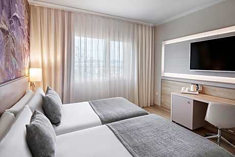 Double Room with Extra Bed with Free Airport Transfer