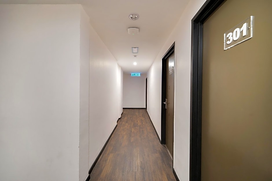 Capital O 89386 Stay 365 Hotel