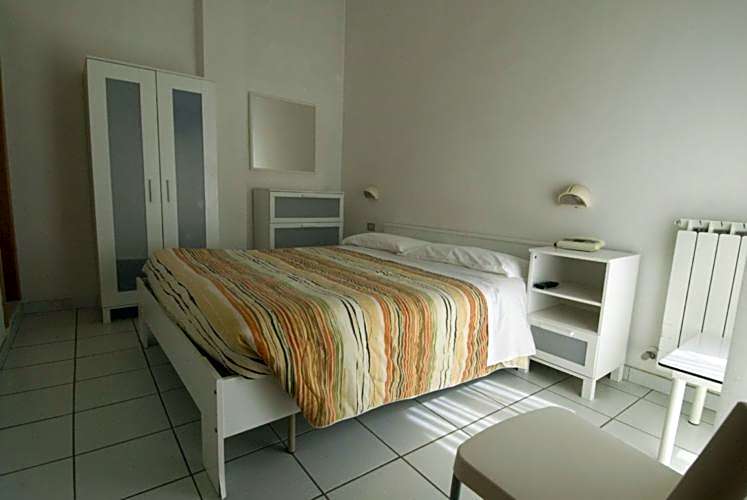 Hotel Annarita-mezza pensione plus- spiaggia inclusa