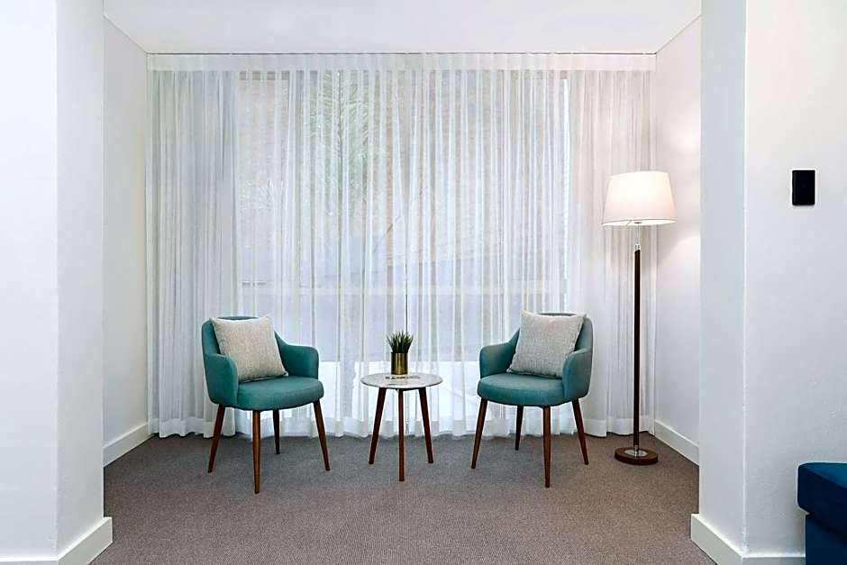 Killara Hotel & Suites