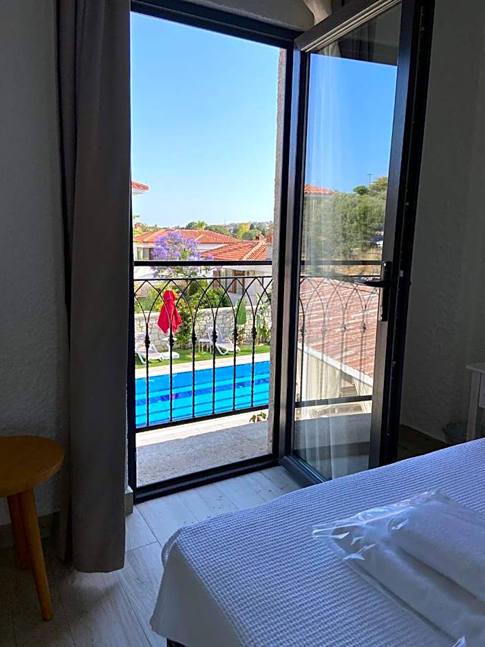 CEMAL ALACATI BUTIK HOTEL