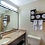La Quinta Inn & Suites by Wyndham Memphis Airport Graceland
