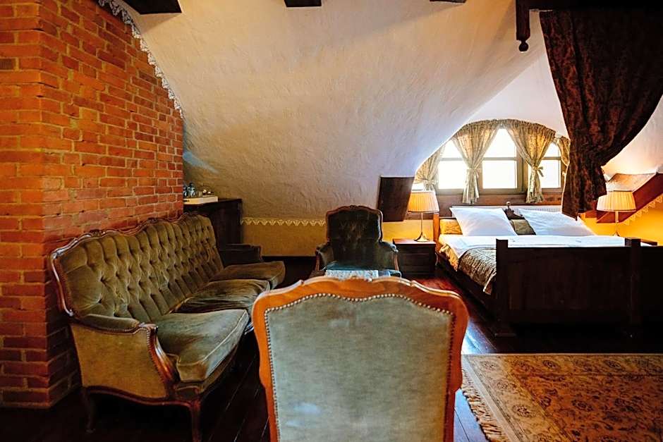 Kompleks rekreacyjno- hotelowo-wypoczynkowy FIRLEJOWE SIOŁO