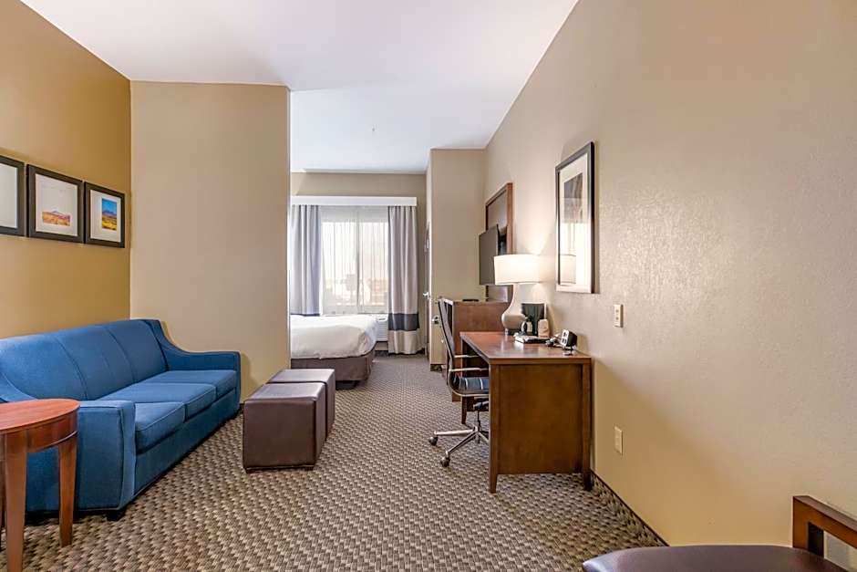 Comfort Suites