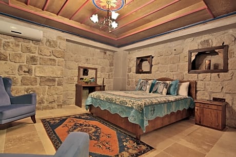 Double Stone Room with Courtyard View