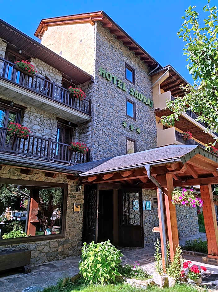 Hotel Saurat