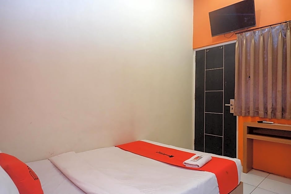 RedDoorz near Majapahit Semarang 2