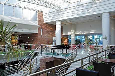 VIP Executive Entrecampos - Hotel & Conference