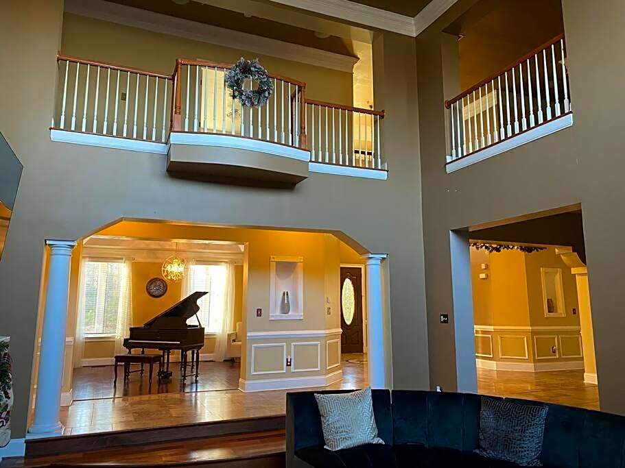 Luxury Mansion near WashingtonDC BnB